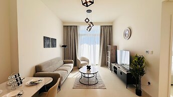 Luxury 1-Bedroom Apartment At Burj Crown.
