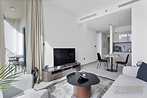 WelHome - Charming Apt With City Lights in Sobha Waves