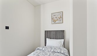 WelHome - Charming Apt With City Lights in Sobha Waves