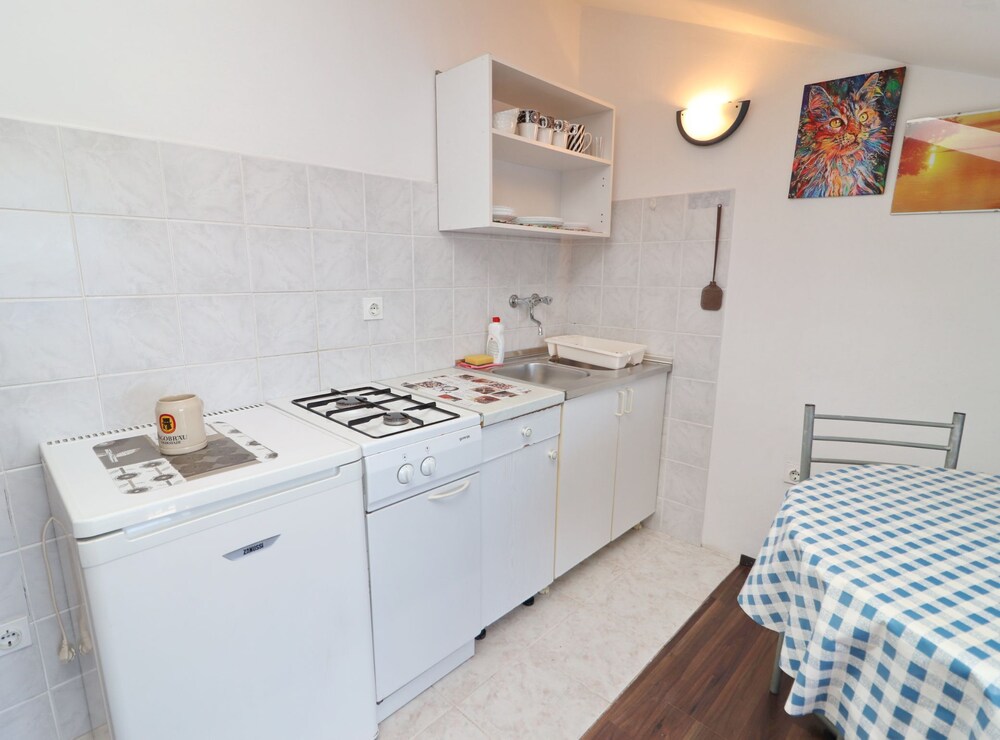 Apartments Karbuni By The Sea