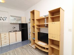Apartments Karbuni By The Sea