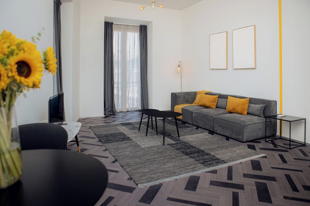 Gloria Suites Hotel by Succeed