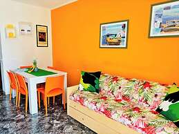 Flat With Sunny Balcony