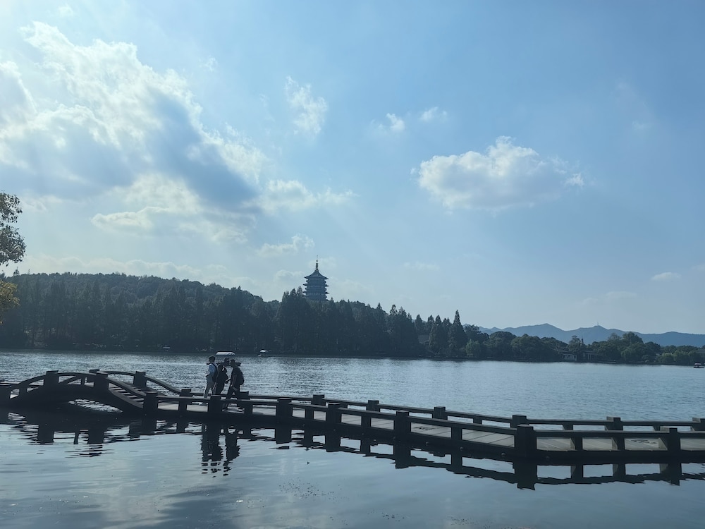 Zheda Yuanzheng Lanshe Hotel