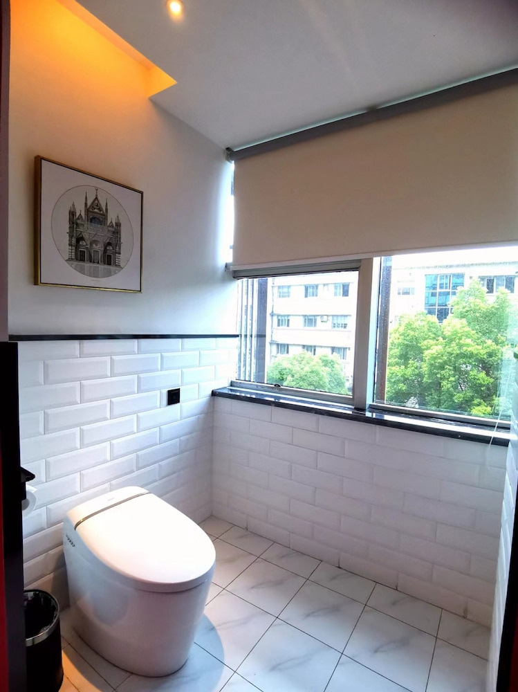 Zheda Yuanzheng Lanshe Hotel