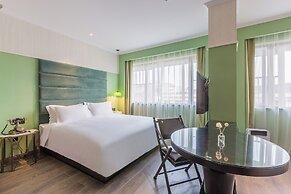 Zheda Yuanzheng Lanshe Hotel