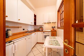 Gerbett Apartment with Terrace by Wonderful Italy