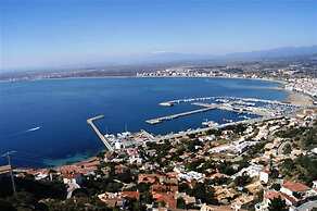 Ferran 32 in Roses With 4 Bedrooms and 2 Bathrooms