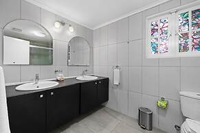 Sleeps 12 Spacious Private Pool Great Location