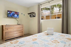 3BR 2BA Near Eagle Beach w Private Pool