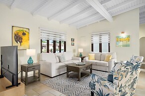 3BR 2BA Near Eagle Beach w Private Pool
