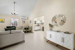 Cozy 3br2ba Great Location w Private Pool Patio