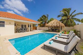 Cozy 3br2ba Great Location w Private Pool Patio