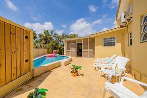 Cozy Central 4br3ba Home w Pvt Pool Largegarden