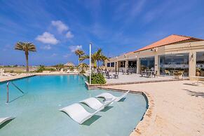 Gated Community 2br3ba Gold Coast Pools GYM