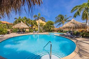 Gated Community 2br3ba Gold Coast Pools GYM