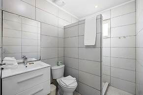 Lovely 3br2ba w Wifi Parking in Central Location