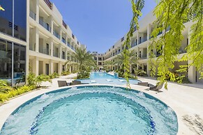 Modern NEW 2br2ba Condo w Pool Resort Amenities