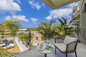 Modern NEW 2br2ba Condo w Pool Resort Amenities