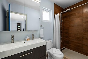 Tranquil 2br2ba Close to the Beach Shared Pool