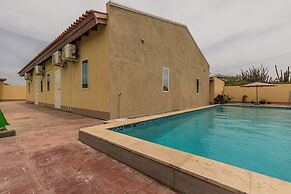 Rooi Santo Studio w King Size Bed Pool