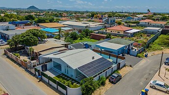NEW Modern 3BR 3BA Private Pool Centrallylocated