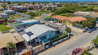 NEW Modern 3BR 3BA Private Pool Centrallylocated