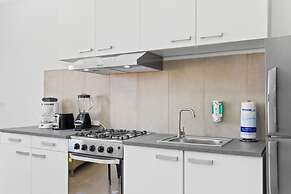 NEW Modern 1BR 1BA With Pool in Quiet Area
