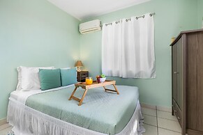 Quiet Cozy Central 2br1ba w Private Pool BBQ