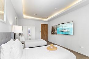 NEW Modern Villa Jacuzzi Pvt Pool Close2beach