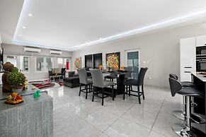 NEW 5br5ba w Private Pool Puttputt Close2beach