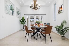 Sleeps 11 6 Bedrooms Privatepool Outdoor Dining