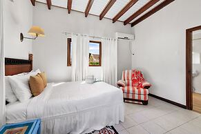 Spacious 4BR Villa Private Pool Cozy Location