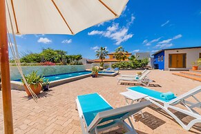 Spacious 4BR Villa Private Pool Cozy Location