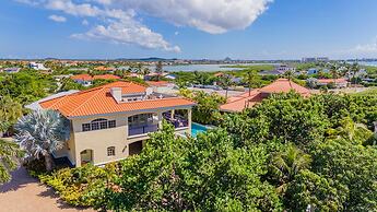 Ocean View 5BR Villa Steps to Beach Privatepool
