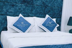 Senior Hotel