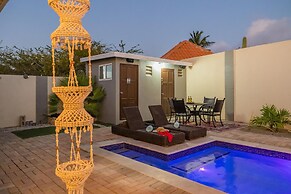 Beautiful 3br4ba Amazing Location w Private Pool