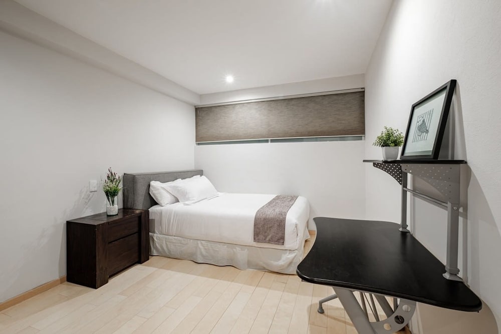 2BR Apt in Polanco - Pool - City Skyline View