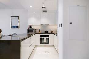 Manzil - 1BR District One Waterfront Living