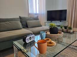 26 CLR - Stay Bellevue Apartment