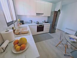 26 CLR - Stay Bellevue Apartment