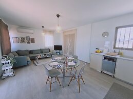 26 CLR - Stay Bellevue Apartment