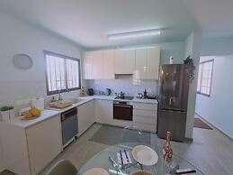 26 CLR - Stay Bellevue Apartment
