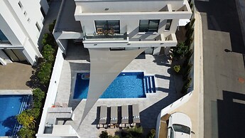66 PER - Stay Villa Palm
