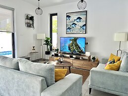 66 PER - Stay Villa Palm