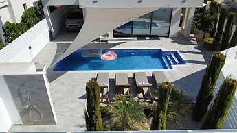 66 PER - Stay Villa Palm