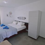 100 AN - Napa Living 16