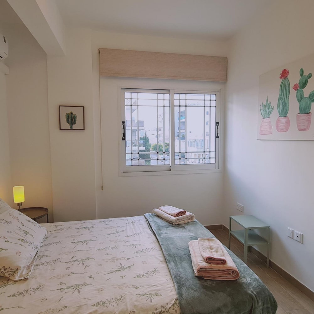 83 Lim3 - Stay Sunlit Apartment