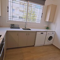83 Lim3 - Stay Sunlit Apartment