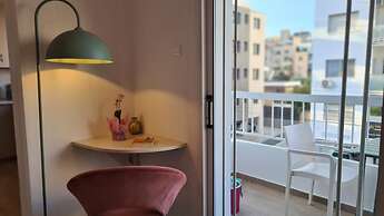 83 Lim3 - Stay Sunlit Apartment